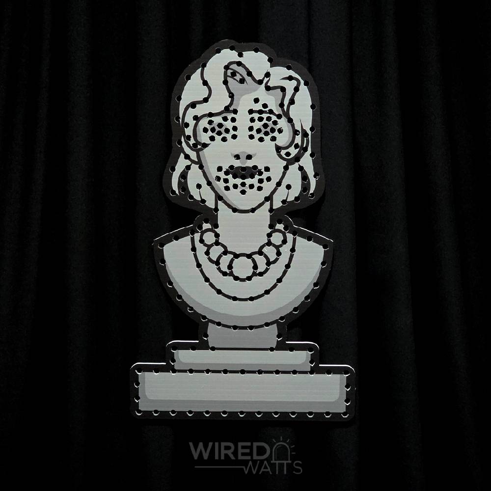 Beatrice Singing Bust